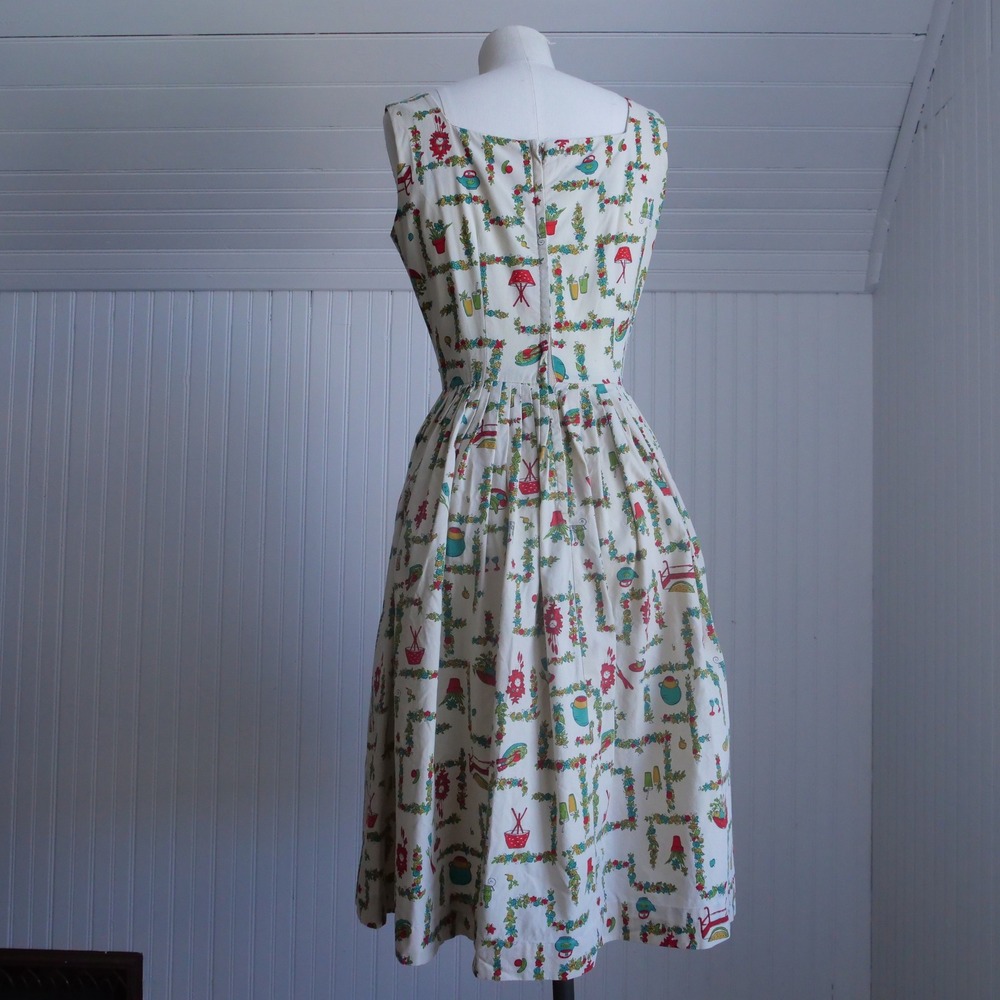 Super cute vintage 1950s cotton picnic themed novelty print sundress - Picture 5 of 8